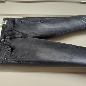 Distressed Black Jeans Gap, Size 6, 28" inseam regular